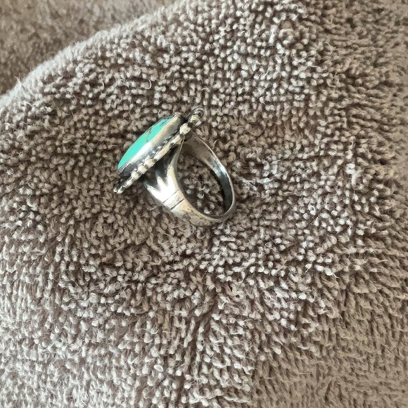 Turquoise Silver Ring - Picture 3 of 4